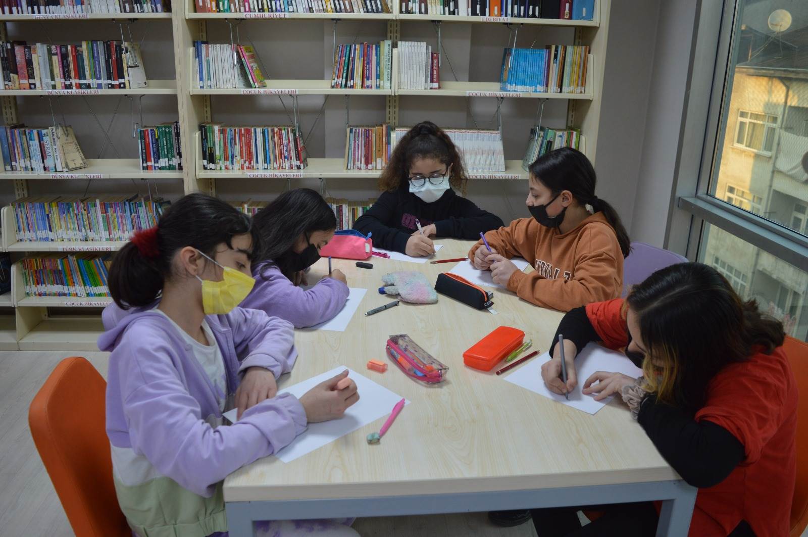 MİNİKLER “SEVGİNİN GÜCÜ”NÜ KALEME ALDI